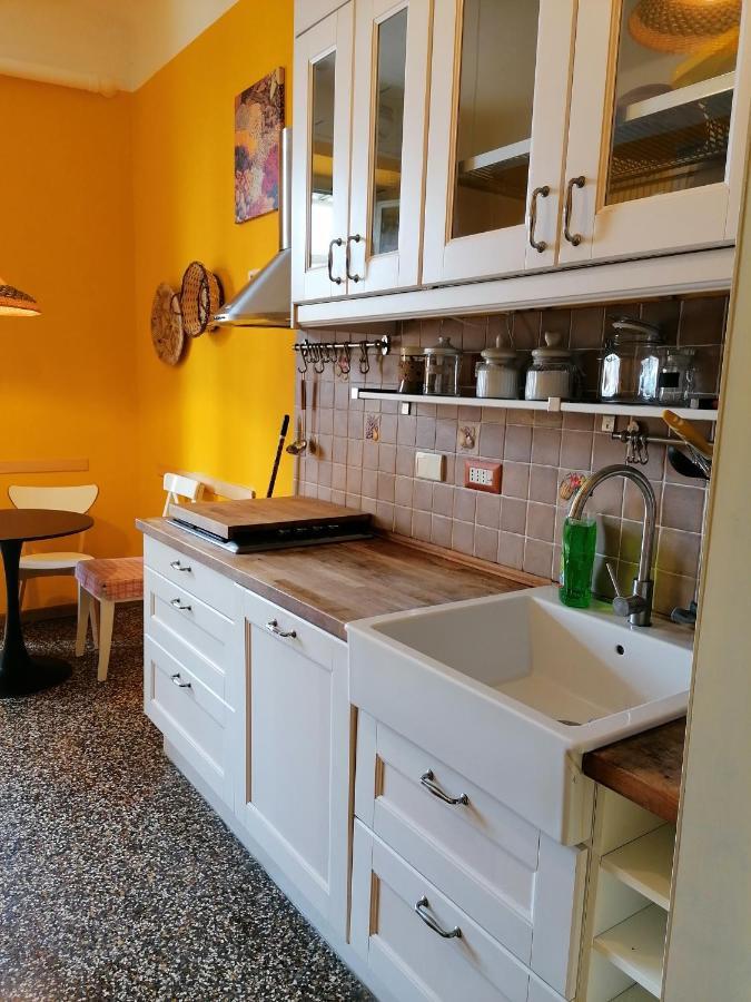 La Volpe Gialla Savona Kültér fotó